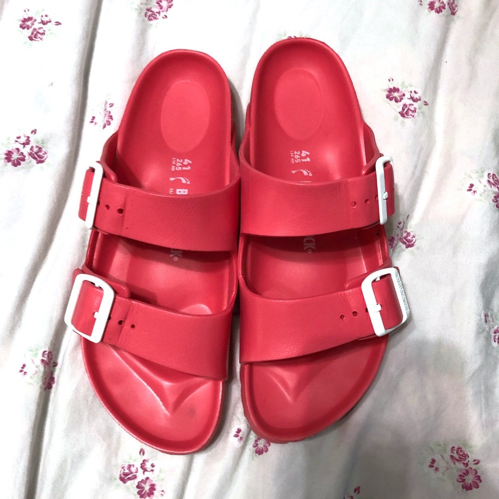 Size 41 Birkenstock Arizona EVA Coral EUC sandals
